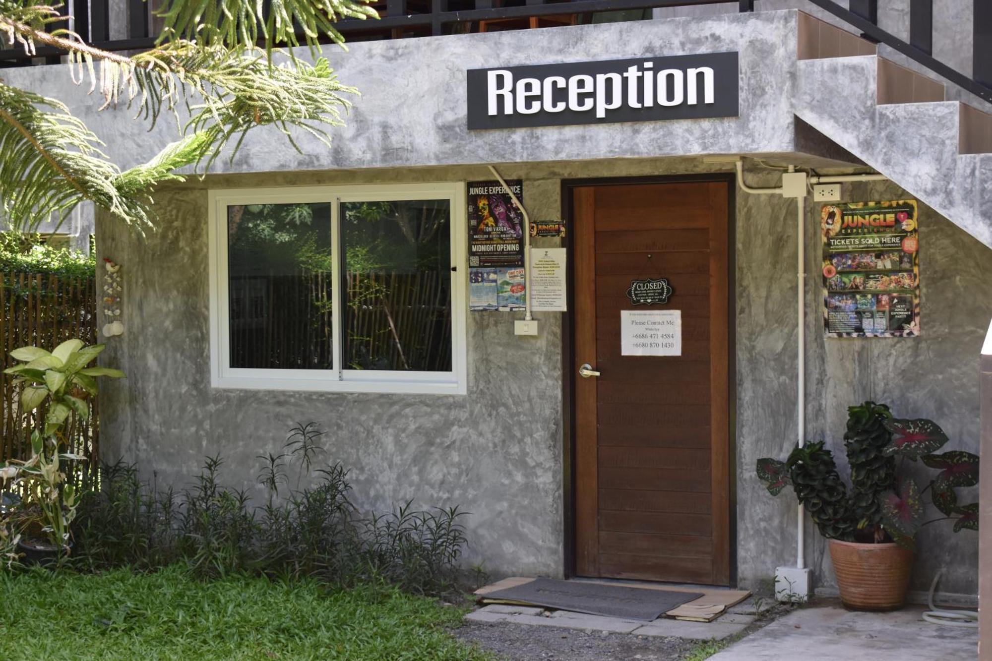 Aparthotel The Zohan & Travel Agency *