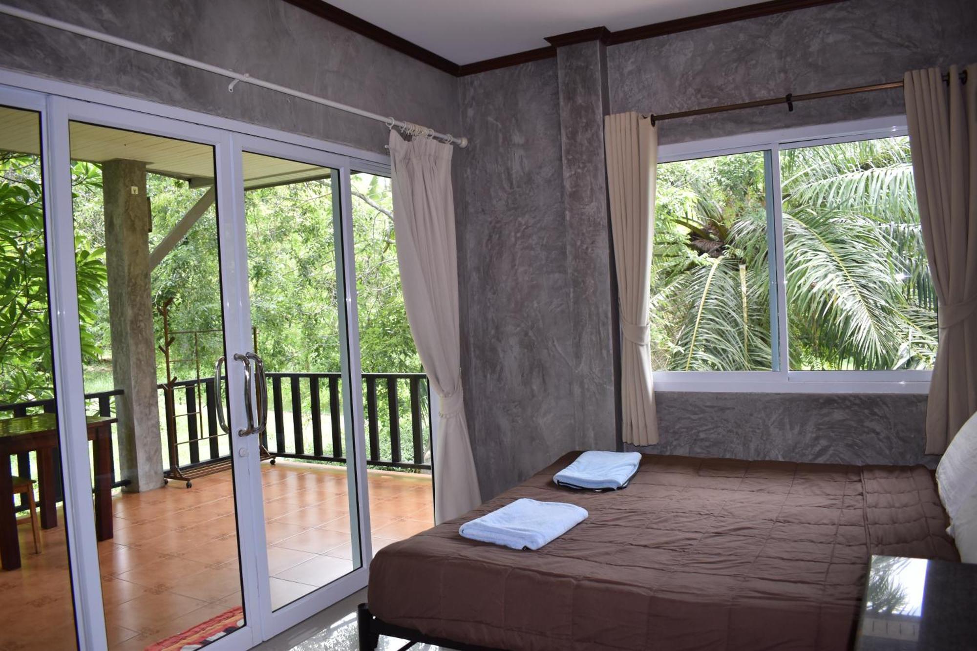 The Zohan & Travel Agency Aparthotel Wok Tum